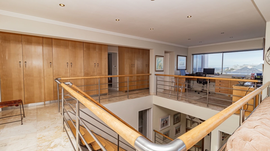 6 Bedroom Property for Sale in Bloubergstrand Western Cape